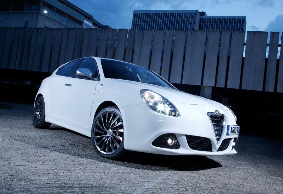  Alfa Romeo Giulietta Cloverleaf (940) 2010 года  (UK) (фото 40 из 40)